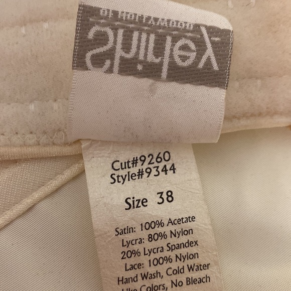 Shirley of Hollywood Bustier Corset with garter clips and matching panties - Picture 5 of 6